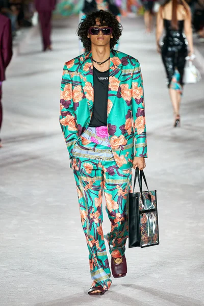 Look 23